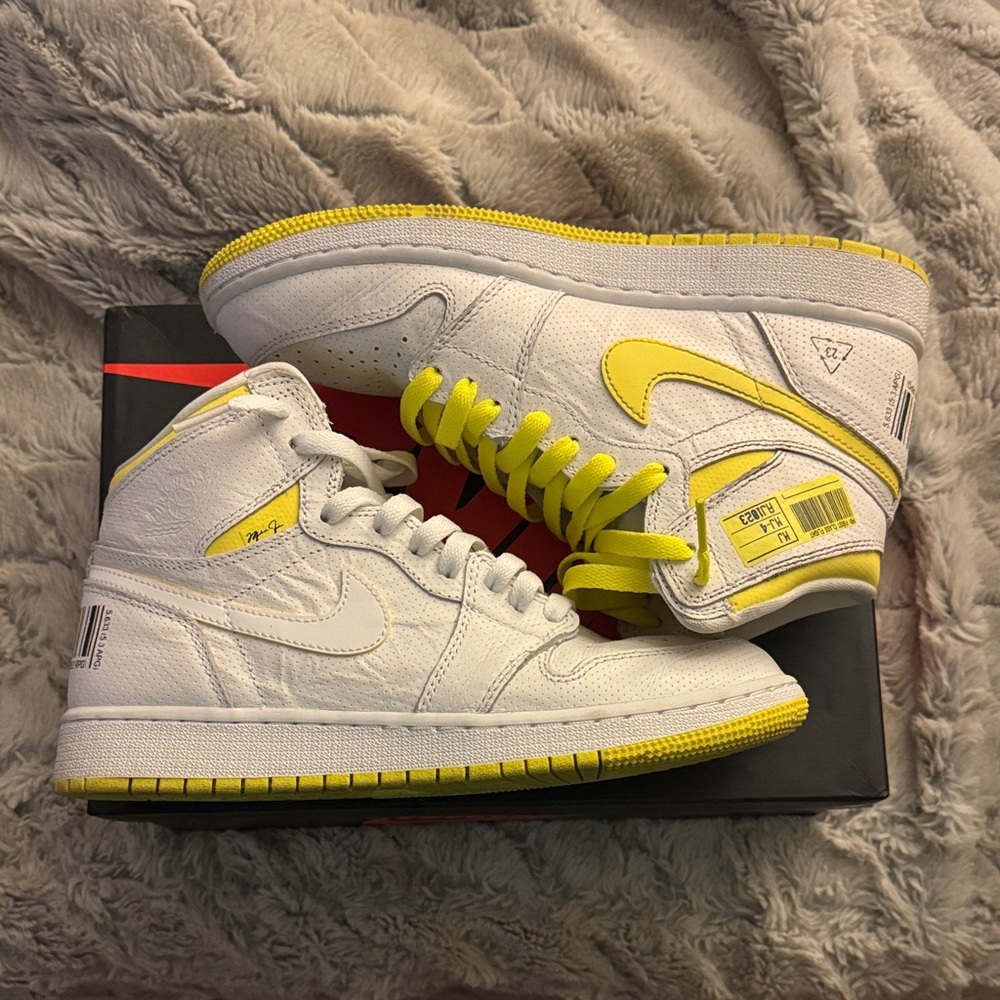 Nike Air Jordan 1 Retro High OGs (6.5 Youth)